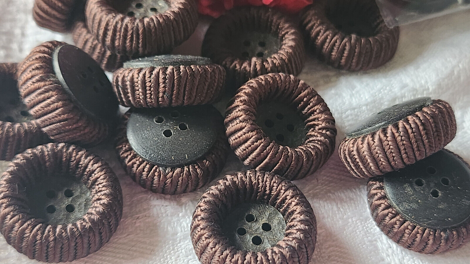 Lot 6 boutons anciens vintage passementerie marron 1,8 cm ref 2411