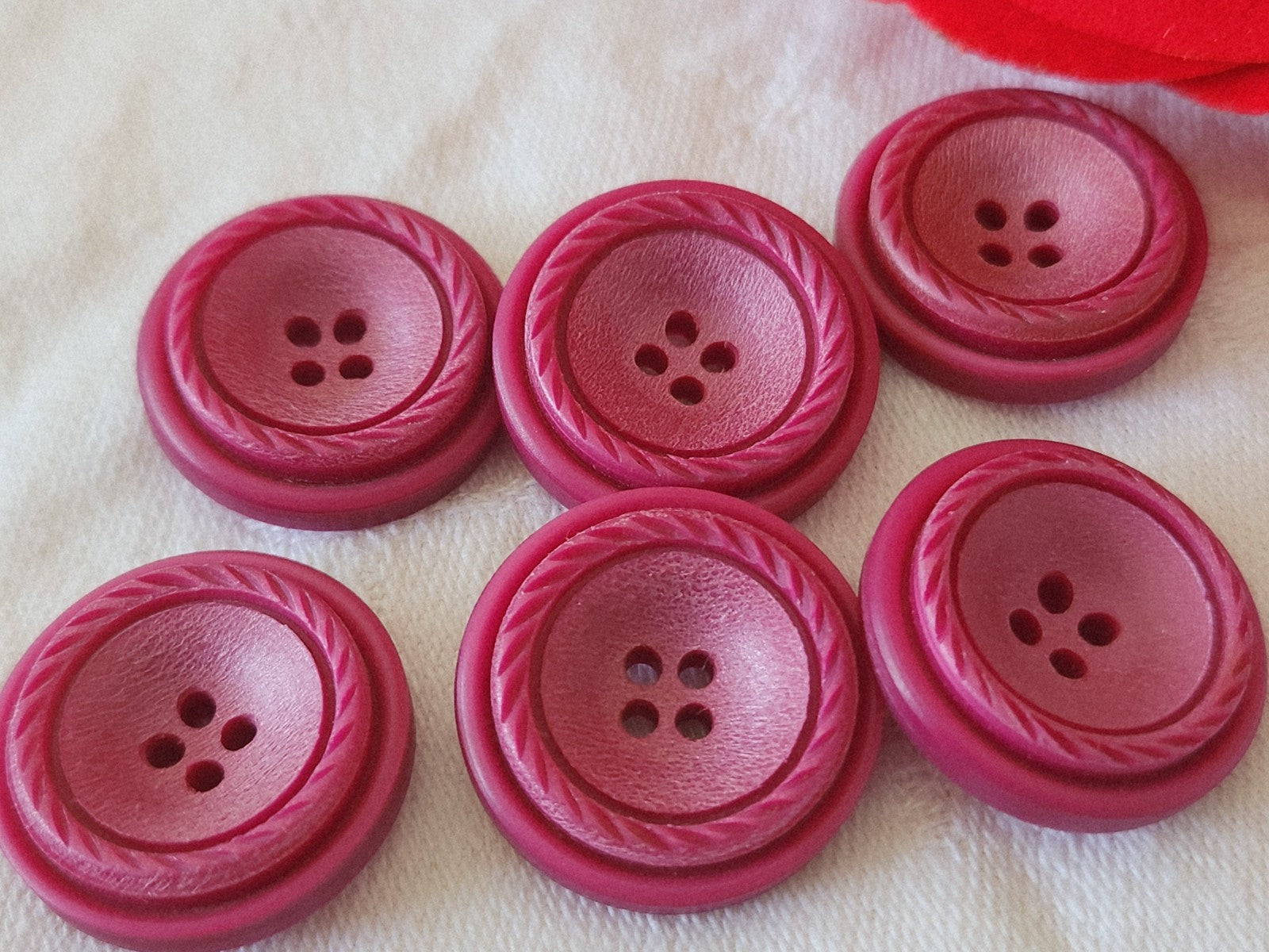 Lot 6 boutons vintage rose foncé fushia cllair 2,2 cm trou ref 3866