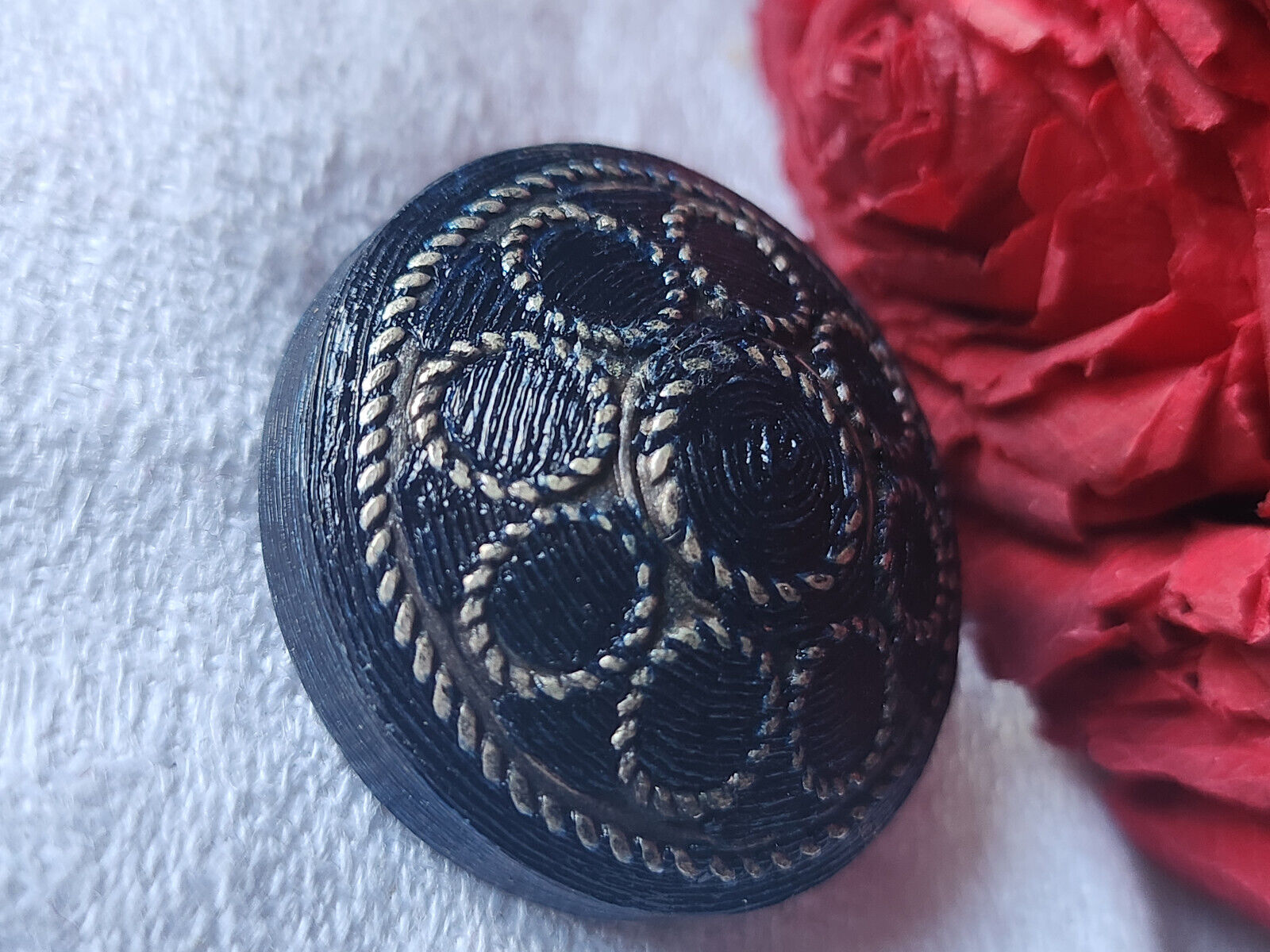 Collection gros bouton vintage bleu  avec ornement métal 2,8 cm pied ref 2355