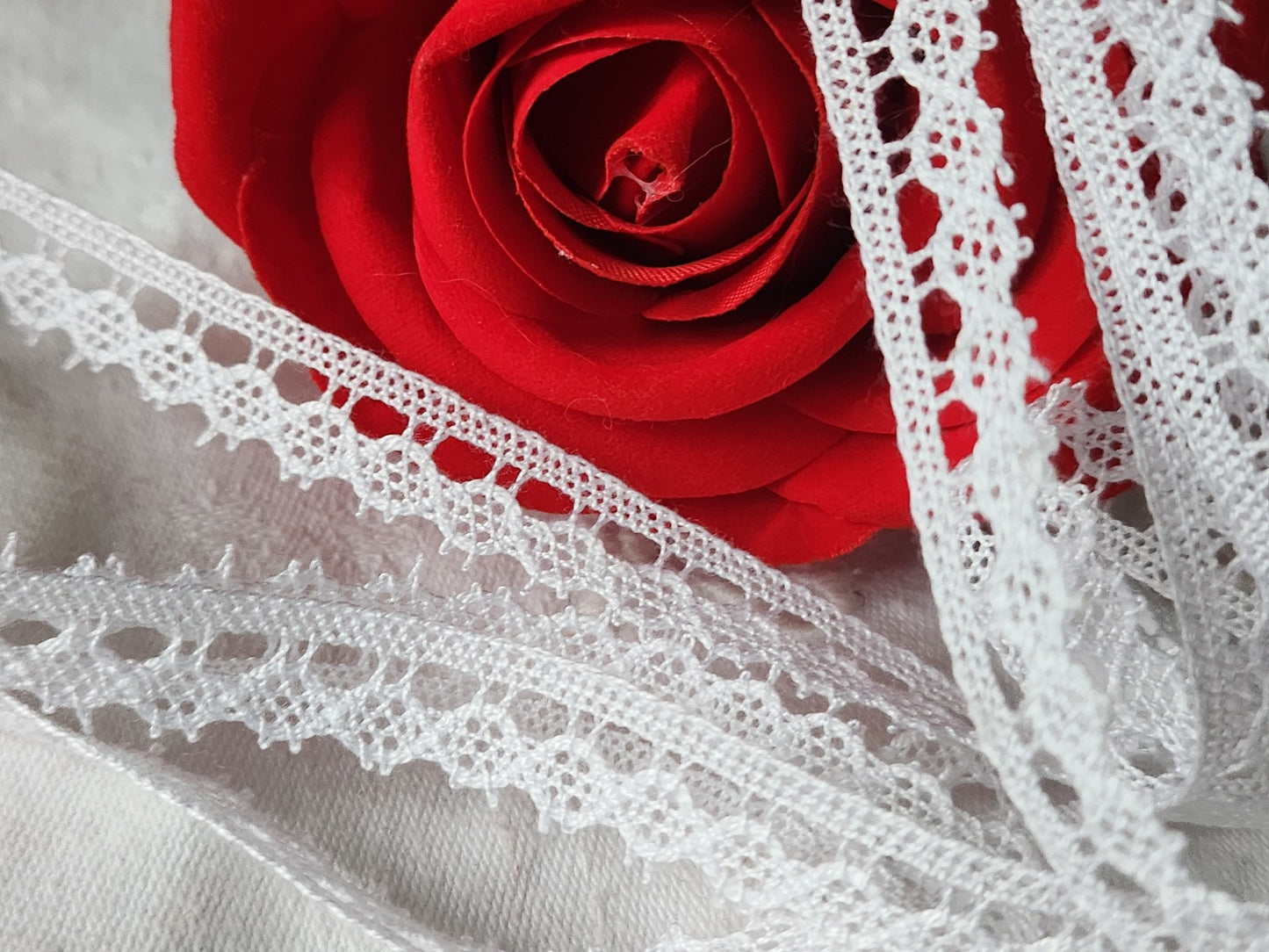 Dentelle vintage blanc blanche   coton 5 métres sur 1 cm A1