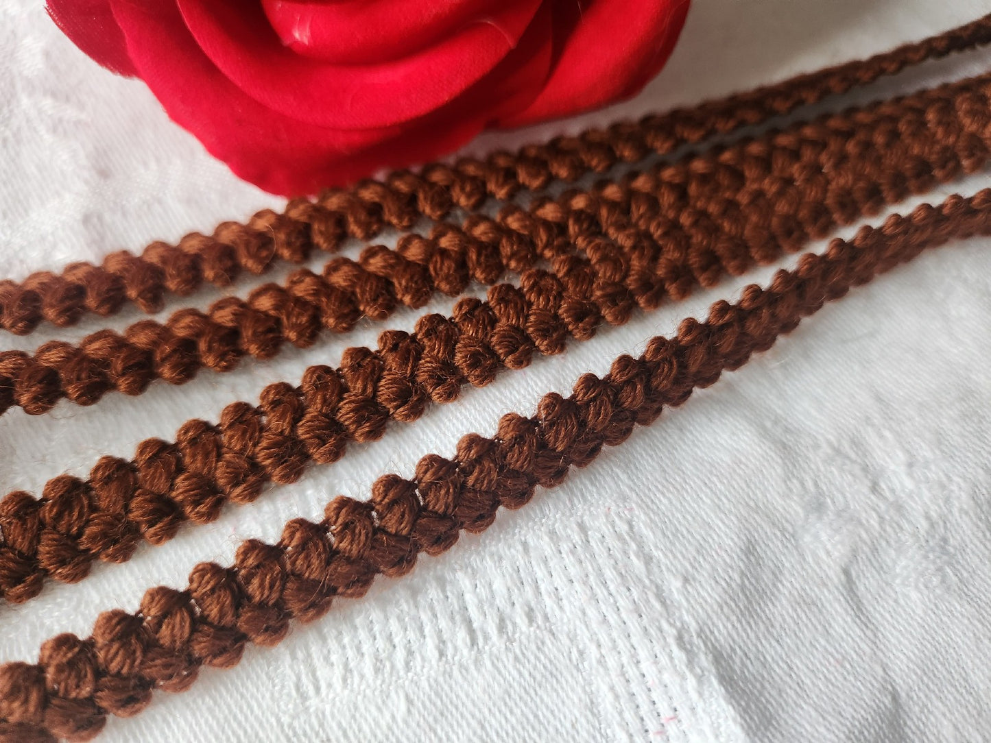 Galon vintage marron 5 mètres sur 1 cm  A2