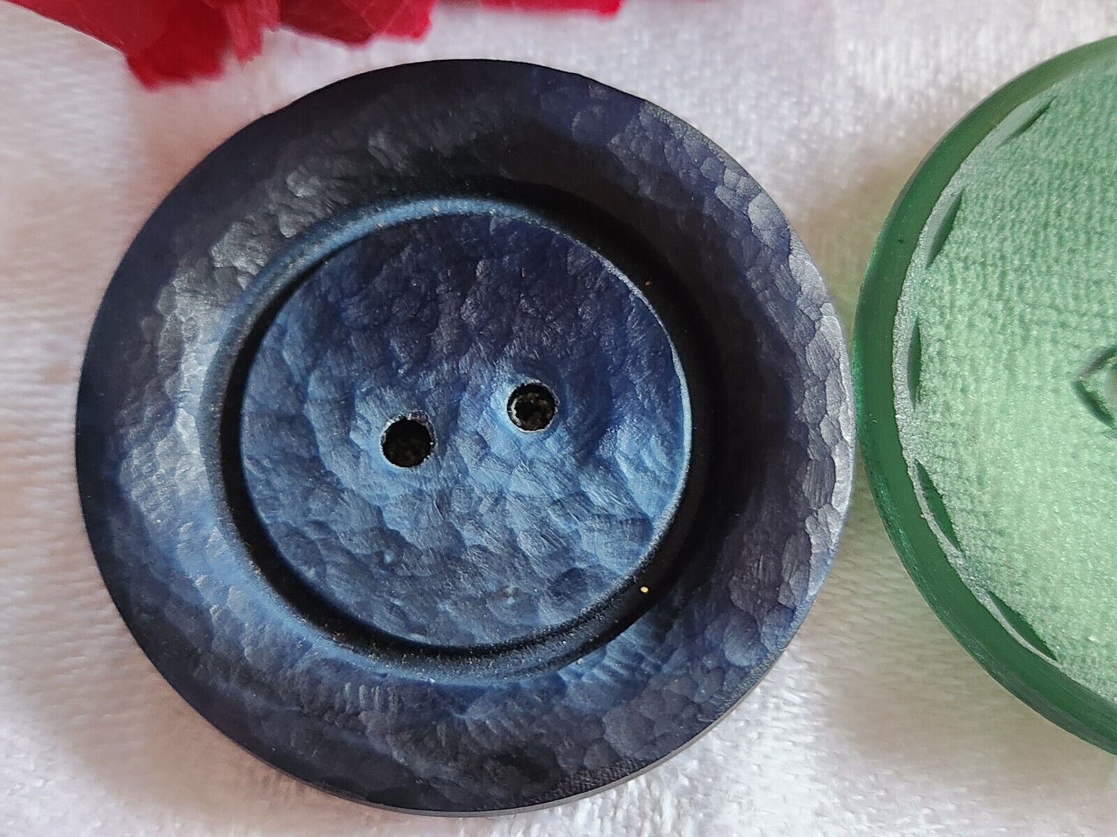 Duo gros boutons vintage vert bleu XXL  3,8 et 3,7 cm ref 5831