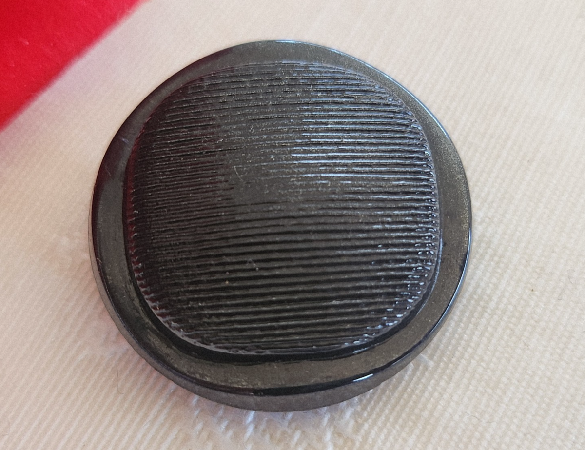 Gros bouton ancien en verre gris anthracite vintage 2,6 cm ou 26 mm G4P