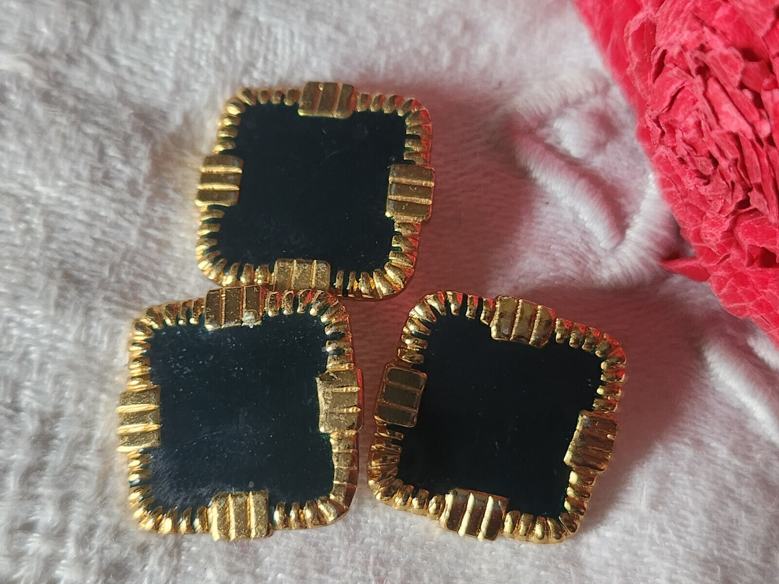 Trio boutons vintage en métal doré noir carré pied 1,8 cm G17A