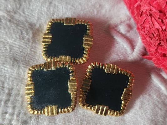 Trio boutons vintage en métal doré noir carré pied 1,8 cm G17A