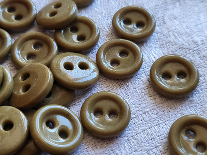 lot 20 boutons anciens pâte de verre kaki vert 2 trous 1,2 cm layette ref 5582