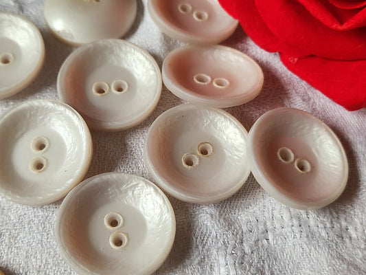 Lot 9 boutons vintage gros blanc bord satiné trous 2,7 cm ref 509
