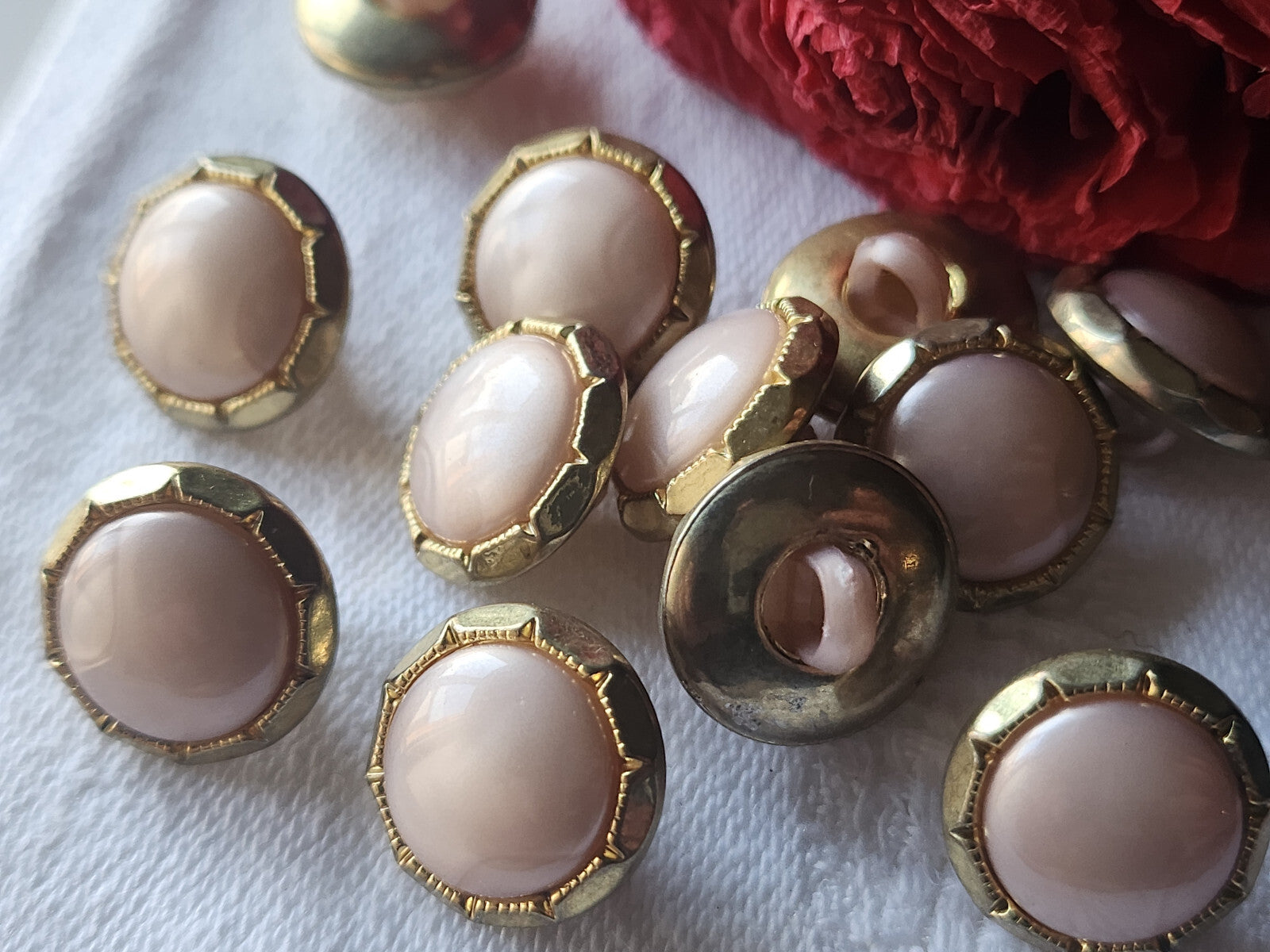 Lot 12 boutons vintage acrylique doré rose 1,4 cm pied ref 3500