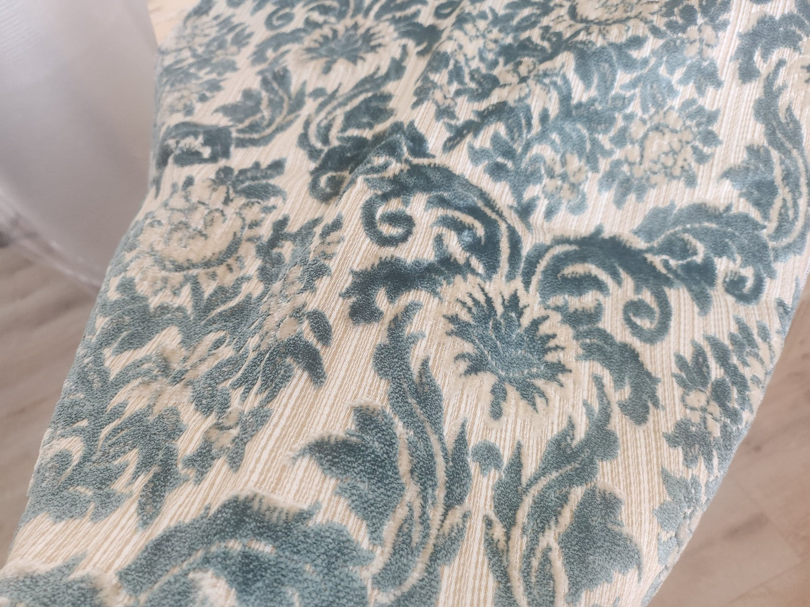 Ancien coupon de tissu tapisserie bleu écru fauteuil 133 sur 50 cm B4