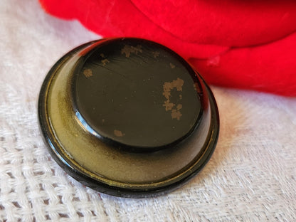 Gros bouton ancien 3 cm volume pied laiton G19K