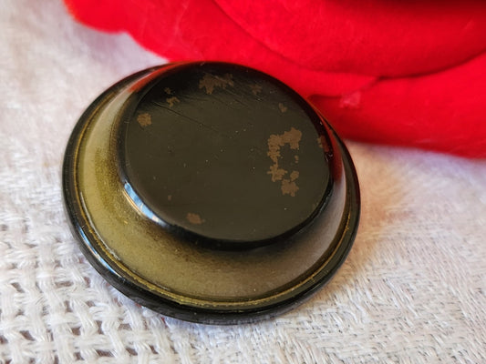 Gros bouton ancien 3 cm volume pied laiton G19K