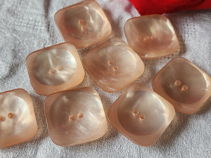 Lot 8  gros boutons vintage rose nacré carré incurvé trou 2,8 cm ref 5811