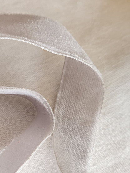 Ruban vintage velours gris poupée chapeau 3 mètres sur 2,5 cm  A5