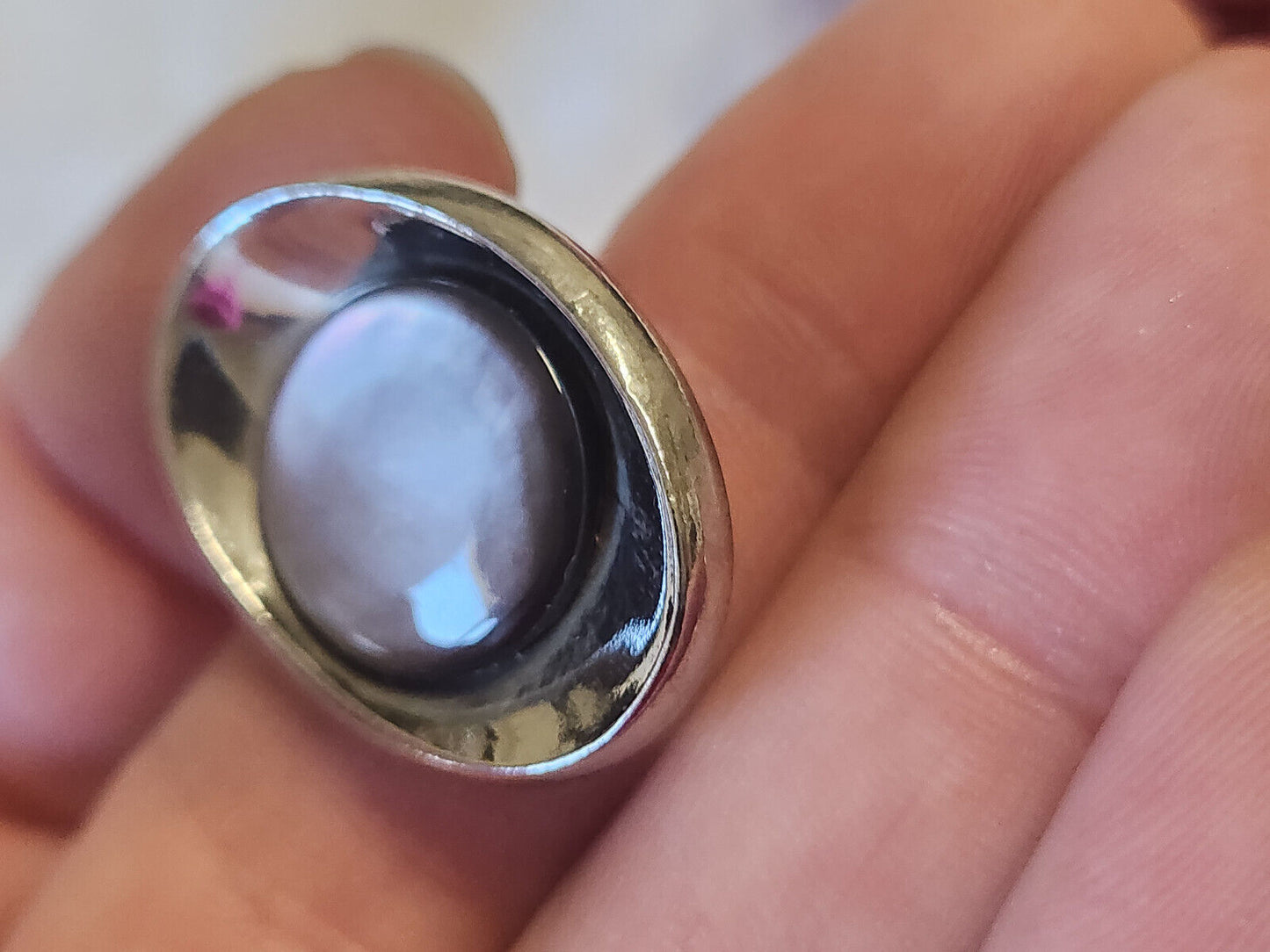 Original bouton vintage ovale cabochon en nacre oeil 2,2 sur 2,8 cm ref 205