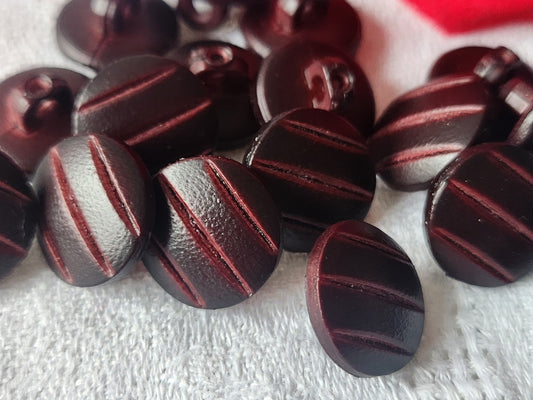 Lot 15  boutons imitation cuir fond d'atelier ton rouge  1,5 cm   ref 3231