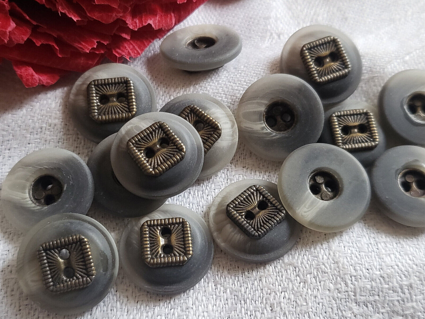 Lot 12 boutons vintage gris chiné motif metal à trous 1,6 cm ref 2745