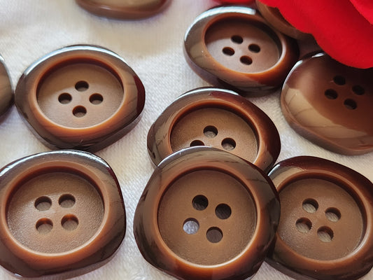 Lot 7 boutons vintage marron lumineux 2,4 cm trous ref 2053