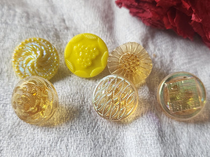 Lot 6 boutons anciens en verre orange  jaune panaché 1,3 cm ref 2630