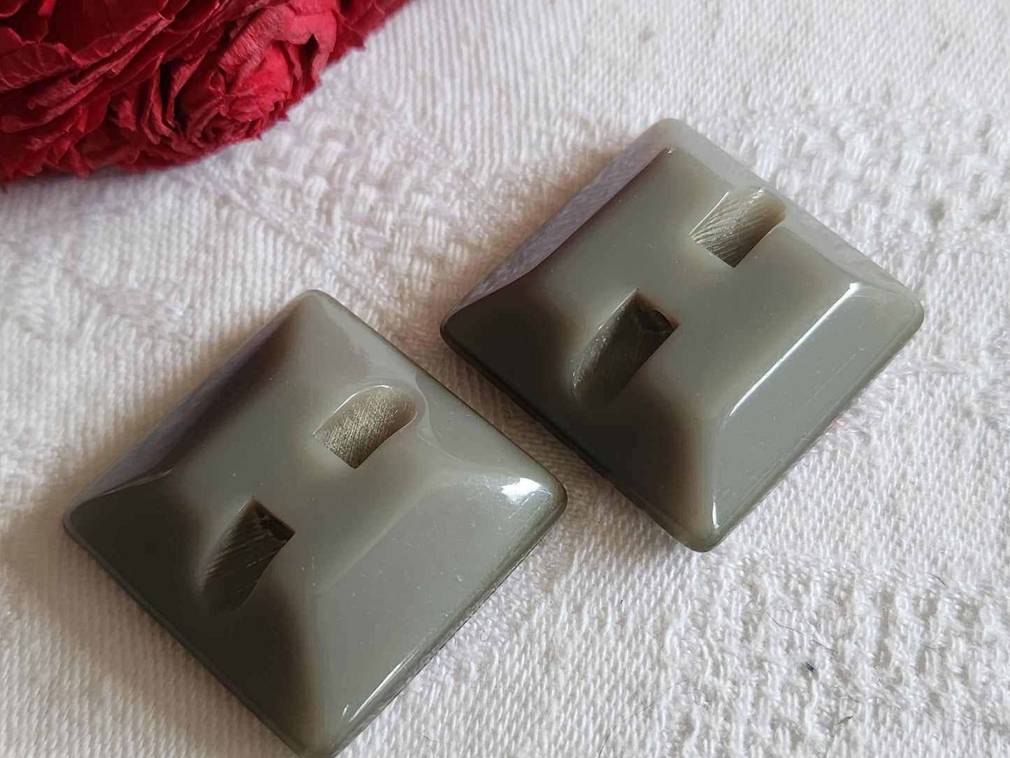 Duo gros boutons vintage parurier collection carré gris 2,8 cm ref 1214