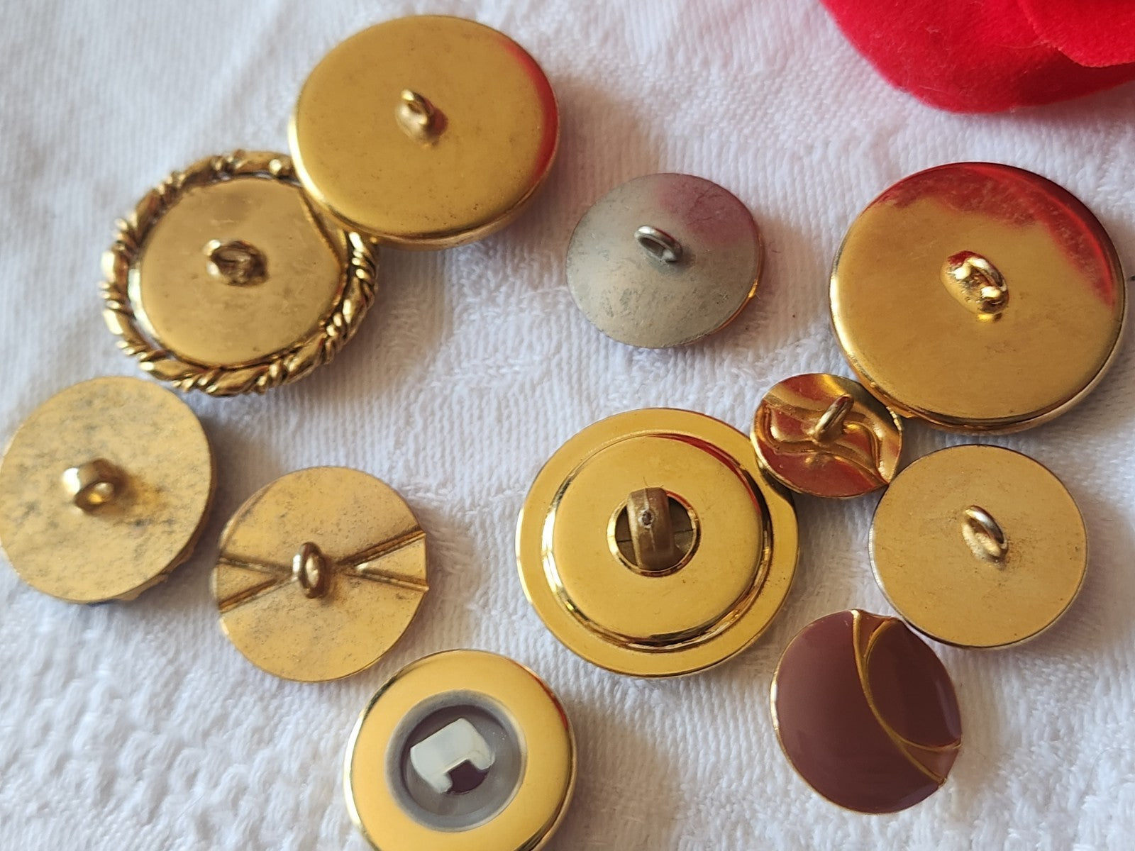 Lot 11 boutons vintage en métal violet rose panaché 1,2 à 2,3 cm ref 6063