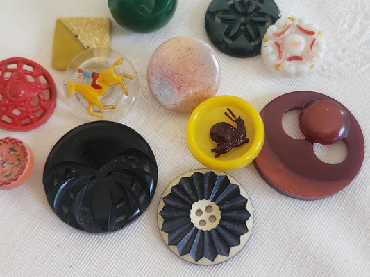 Lot 12 bouton anciens collection assortiment 1,2 à 2,6 cm ref 6180