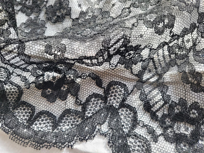Dentelle vintage  noire jupon extra large jupon 4 mètres 80 /30 cm volant B4