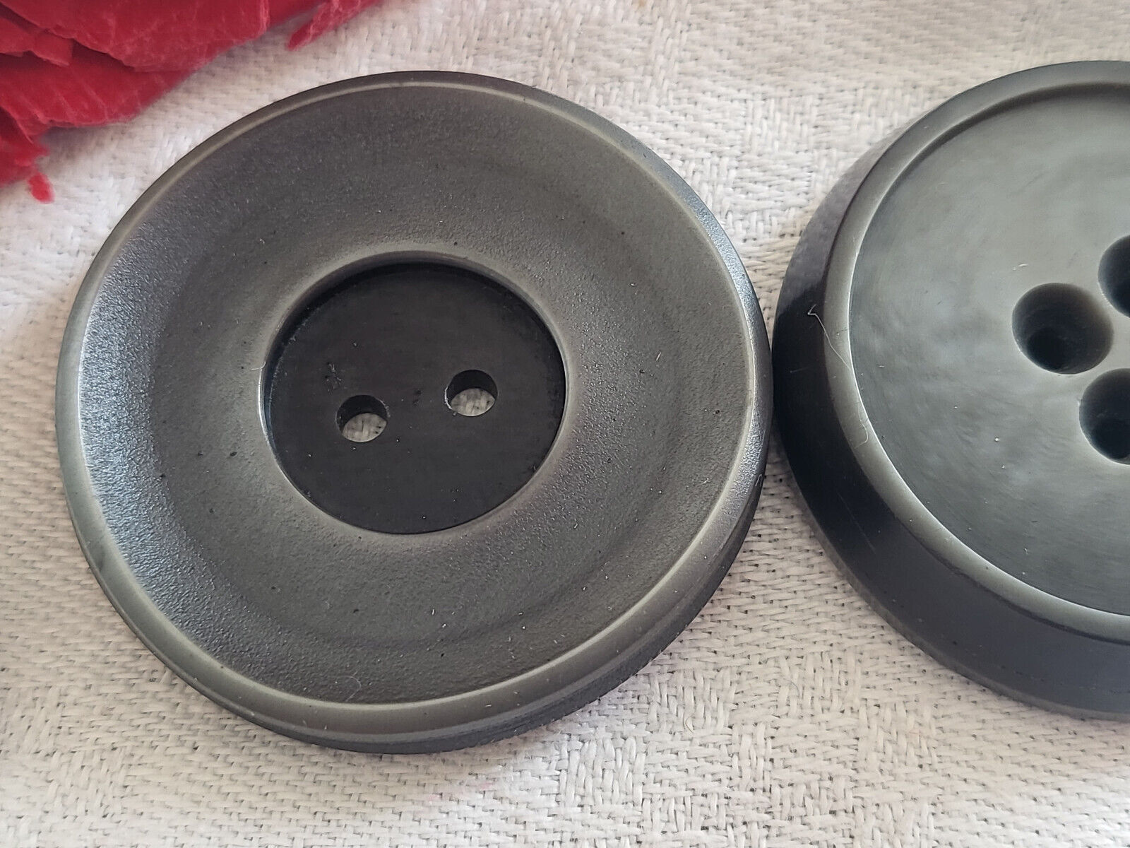 Duo gros boutons vintage ancien gris diamètre 3,5 cm manteaux  ref 5188