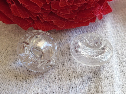 Duo boutons anciens en verre transparent fort relief  1,7 cm vintage G16G