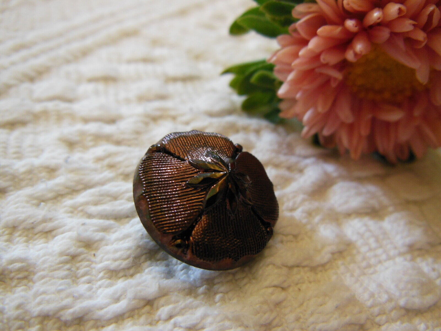 Bouton ancien en verre marron effet métallisé 1,7 cm vintage D6B