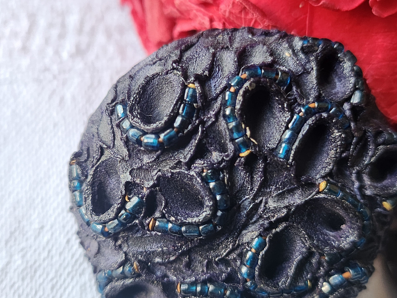 Enorme bouton vintage bleu chaine perlé  pied 4,3 cm ref 2644