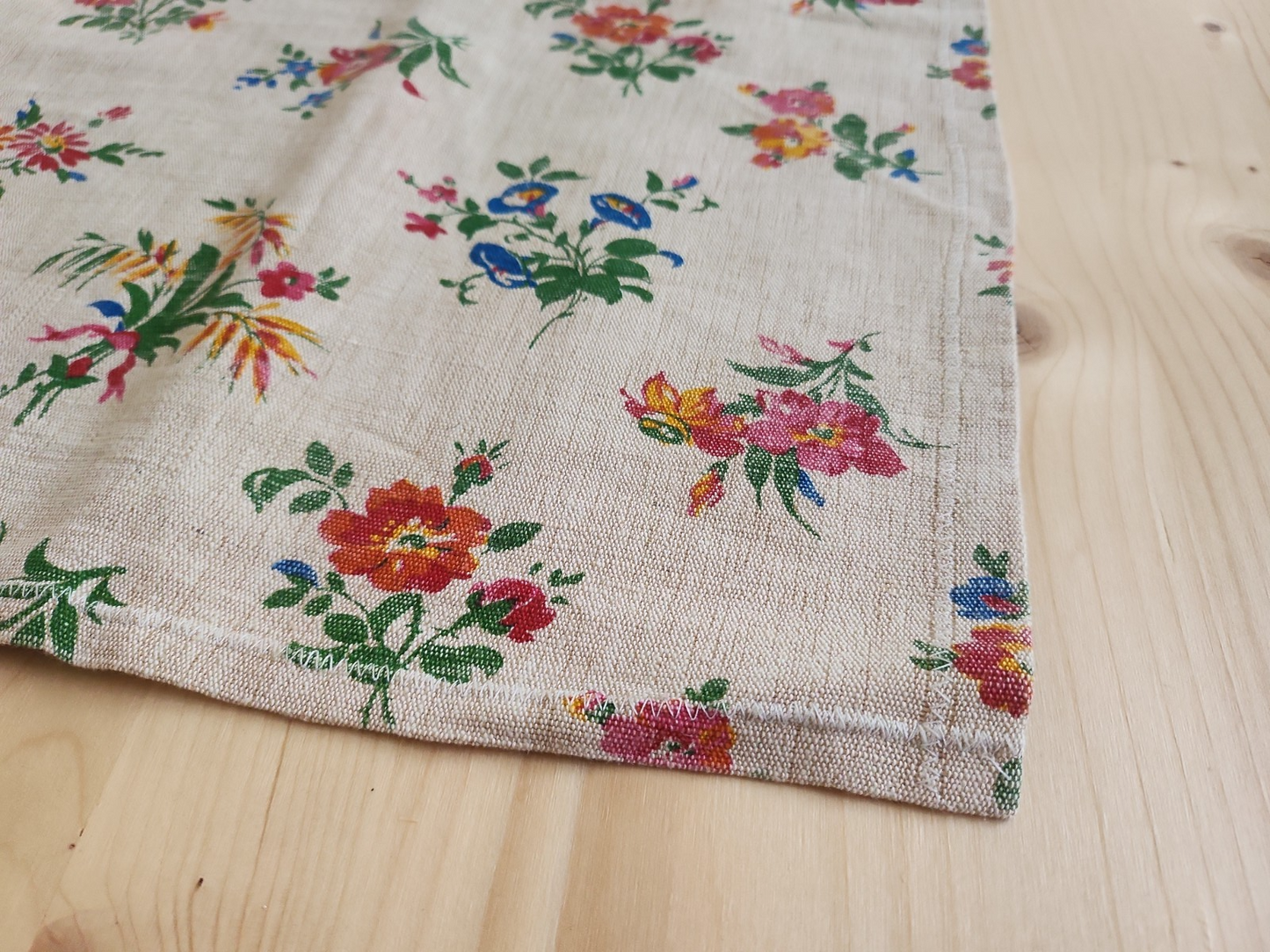 Ancien coupon de tissu lin fleur imprimé 59 cm sur 74 cm B5