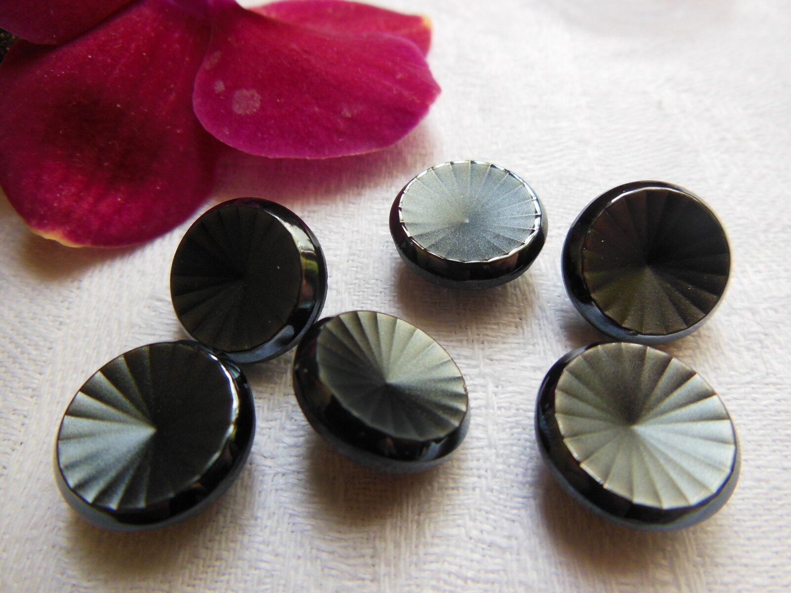 Lot 6 boutons vintage gris en verre anthracite  facette diamètre: 1,2 cm ref 774