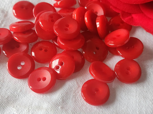 Lot 18 boutons vintage rouge petit trous 1,5 cm ref 1271