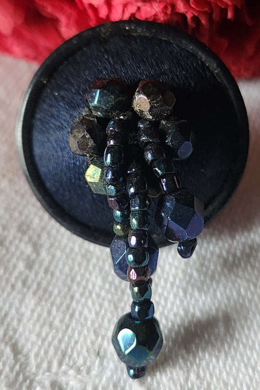 Gros bouton ancien en passementerie avec pendants perle bleu  2,4  cm G13F
