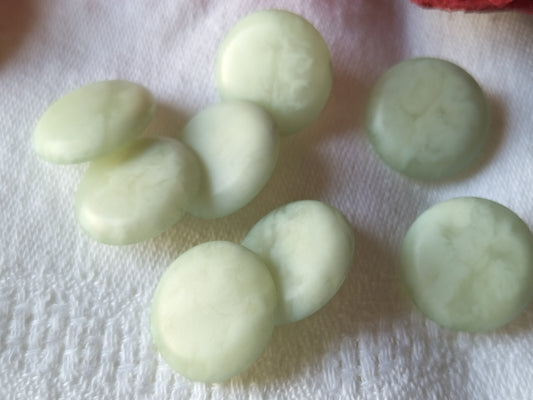 Lot 8 boutons vintage  vert marbrure ombragé pied 1,7 cm ref 1269