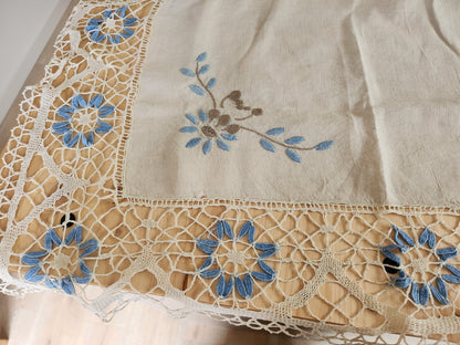 Large bordure ancienne grise lin dentelle bleu broderie à détourner ou recup B3