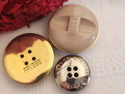 Trio boutons anciens Pavese signé  1,9 cm à 2,6 cm (un en nacre) ref 1858