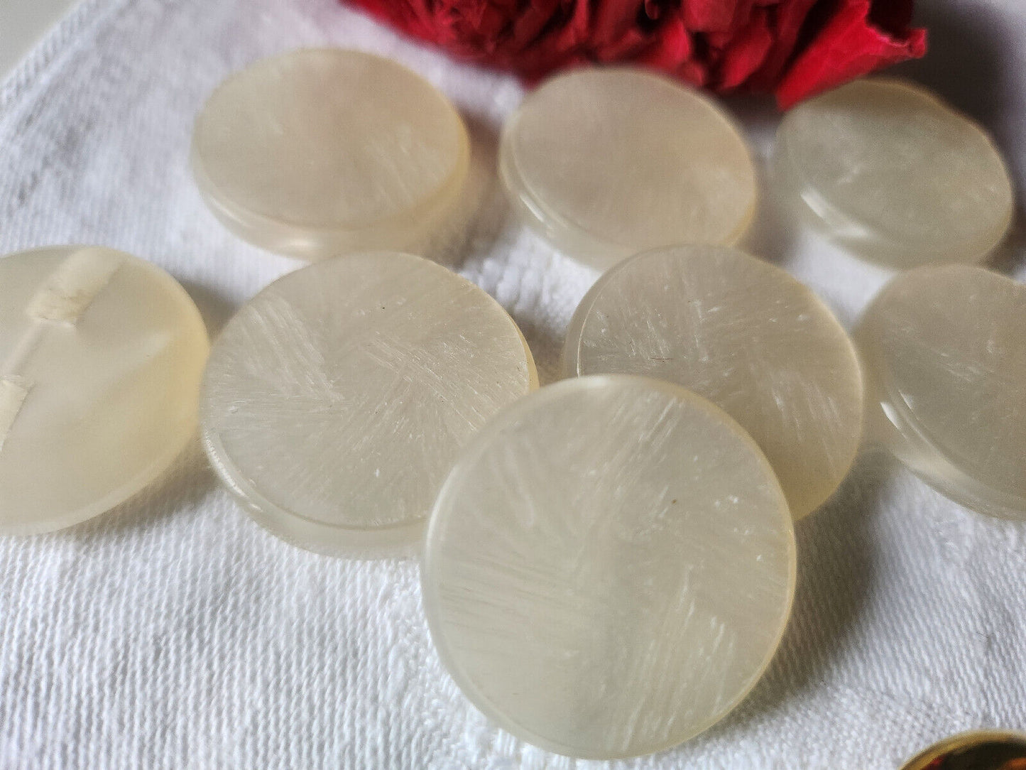 Lot 6 gros boutons vintage blanc strié pied 2,7 cm ref 2666