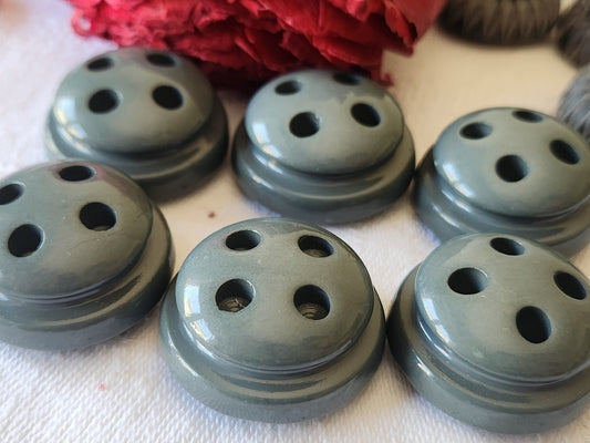Lot 6 gros boutons vintage gris pied haut travaillé 2,6 cm ref 5002