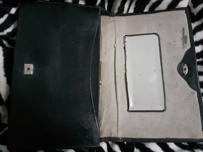 Ancien sac en main noir marron en cuir motif retro vintage pochette