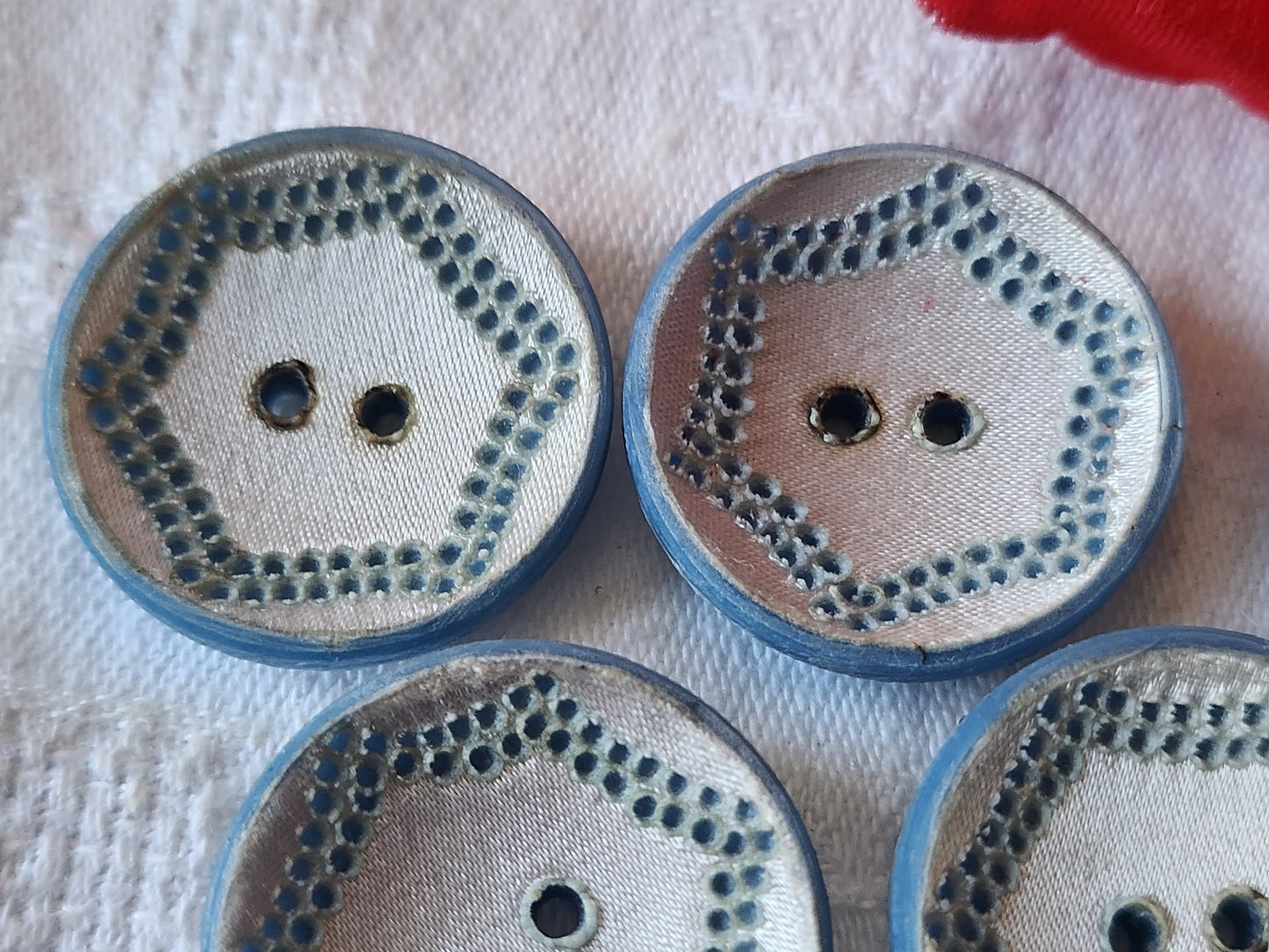 Lot 5  boutons anciens  vintage recouvert de tissu  2,7 cm bleu ref 2642