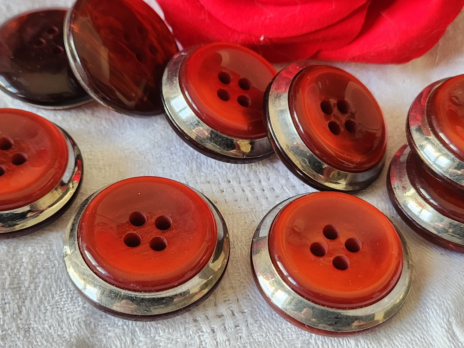Lot 6 gros boutons vintage rouge metal trou  lourd 3 cm ref 3861 **