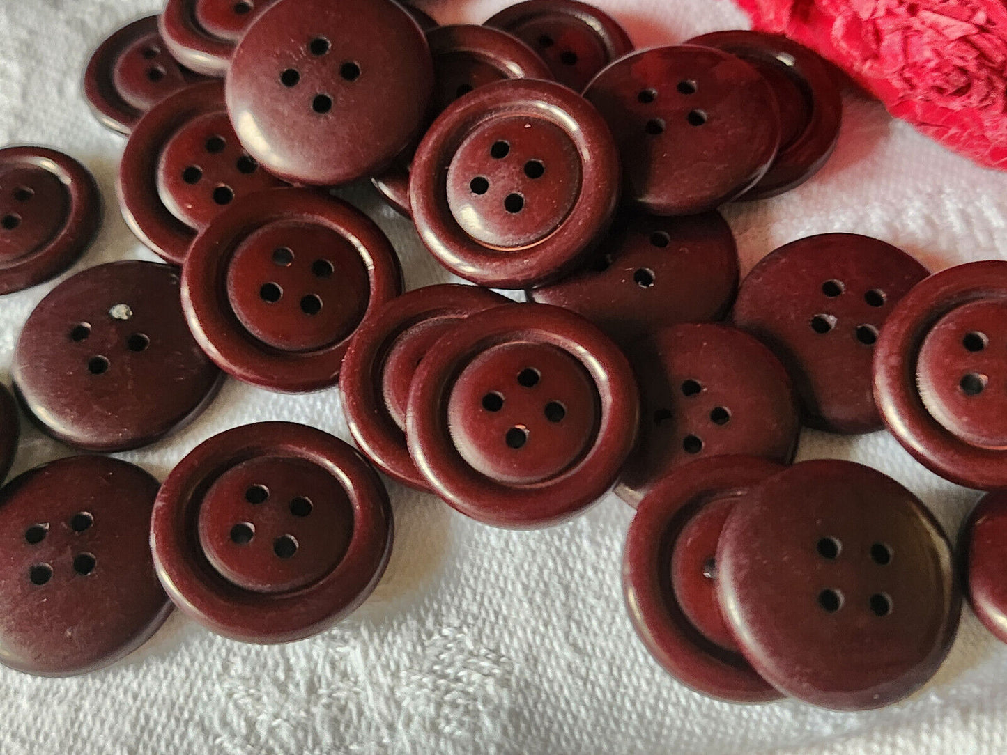 Lot 18 boutons vintage marron rougeatre  1,8 cm épais trous ref 912