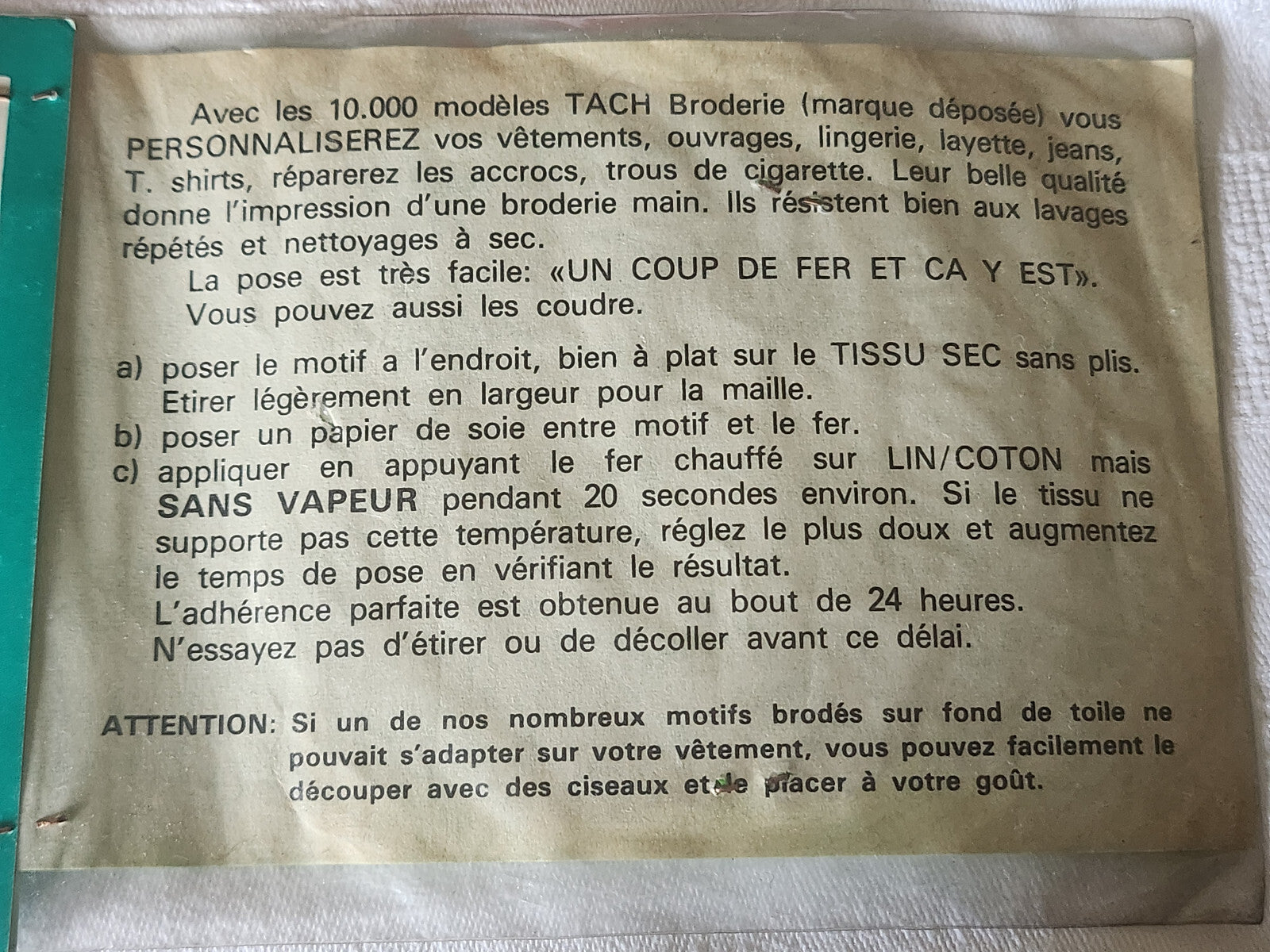 Ancien patch vintage thermocollant "dorée armée" broderie customisation 