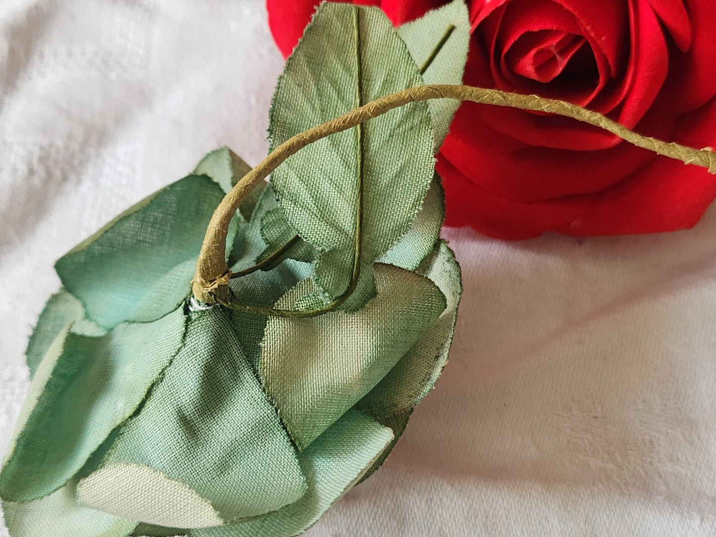 Grosse fleur ancienne verte sur broche chapeau 10 cm sur 8,5  cm T0-07