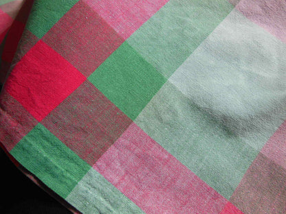 Nappe vintage a carreaux rouge vert double monogramme BG 1 m 92 sur  96 cm  B6