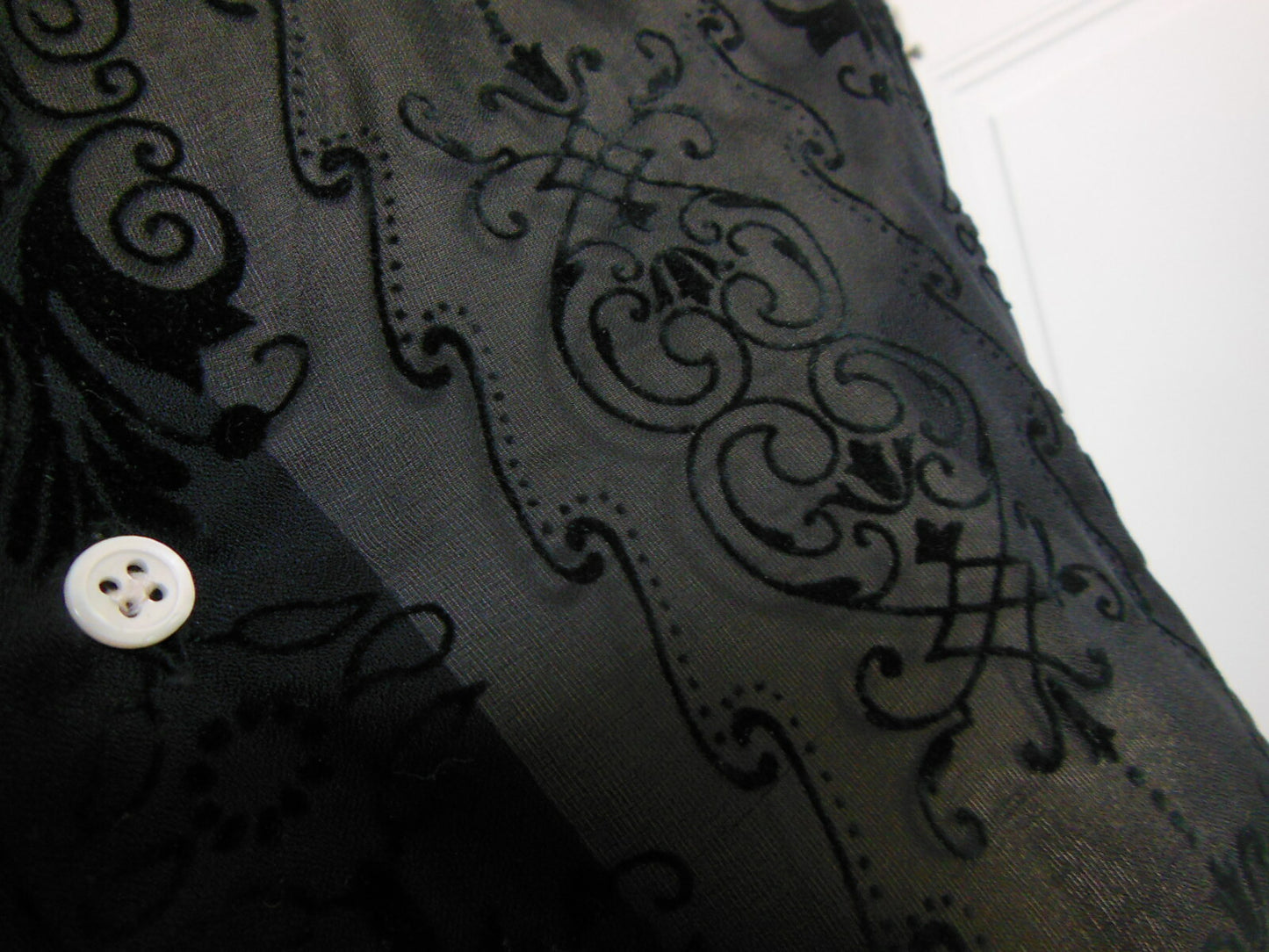 Pur vintage ancien  chemisier motif relief noir voilage ancien 40?  Ref PORT