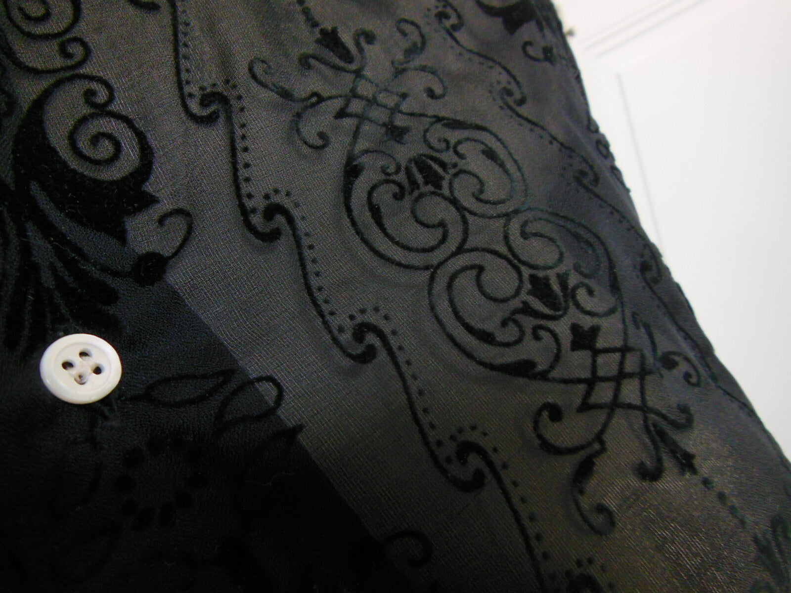 Pur vintage ancien  chemisier motif relief noir voilage ancien 40?  Ref PORT