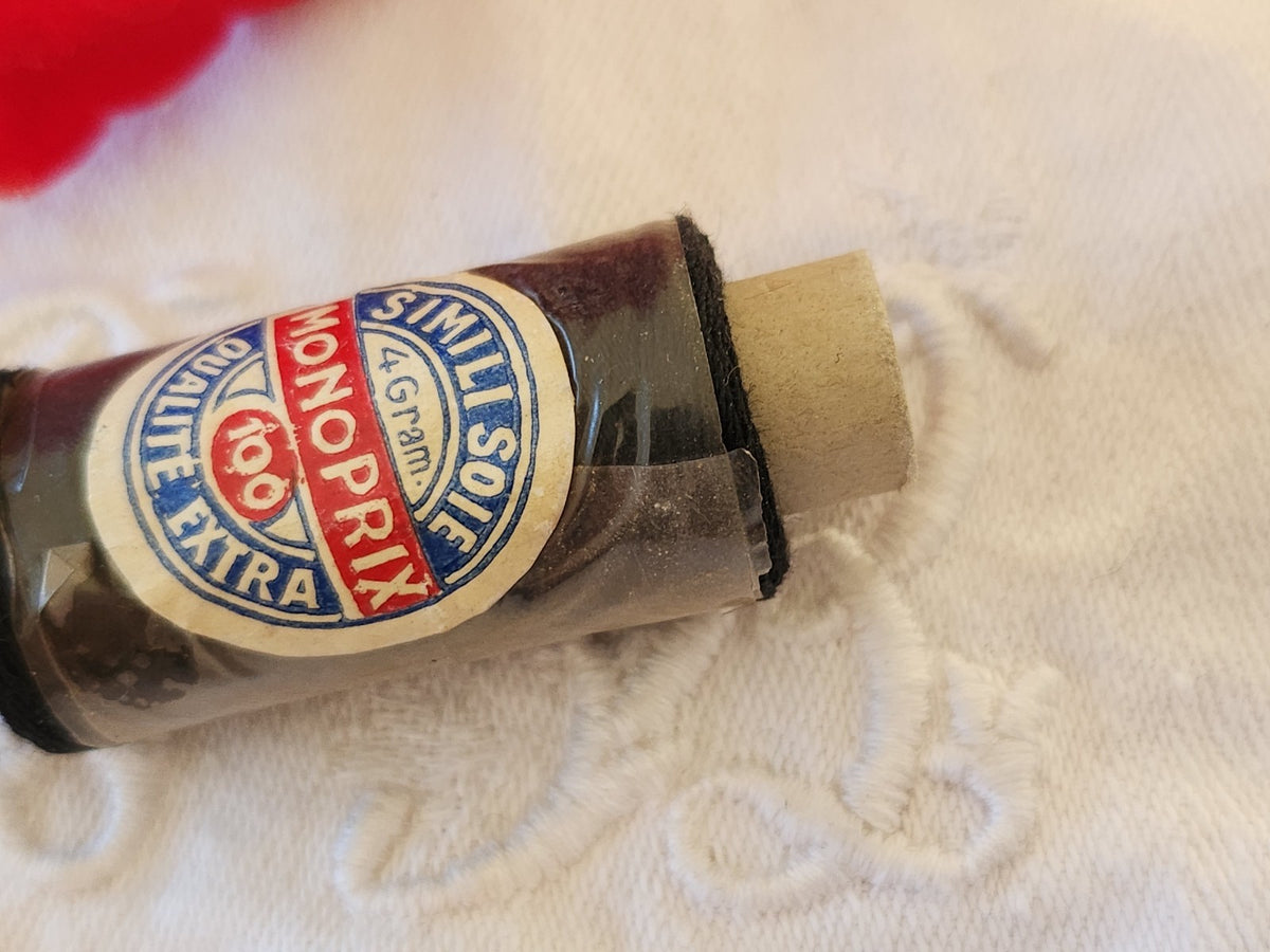 Petite bobine ancienne fil soie simili monoprix 100 qualité extra noir