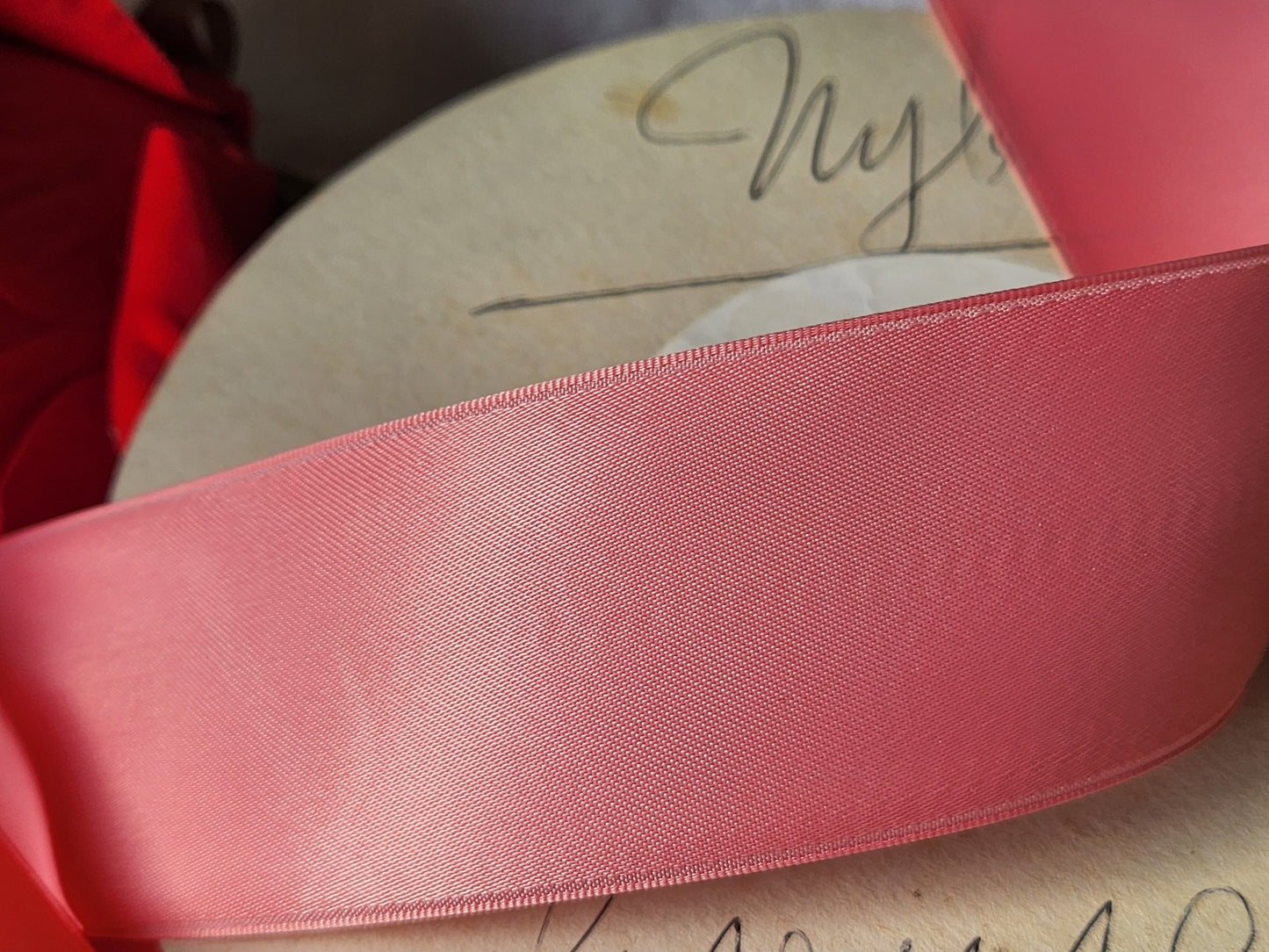 Ruban ancien nylon large  vintage rose 2 mètres /3,8 cm modiste chapeau B5 n°18